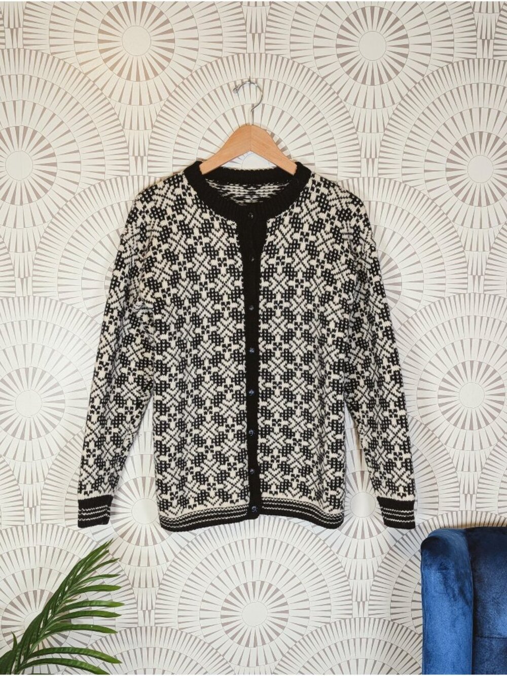 1950's/1960's Handknit Patterned Wool Cardigan - Women's Size M